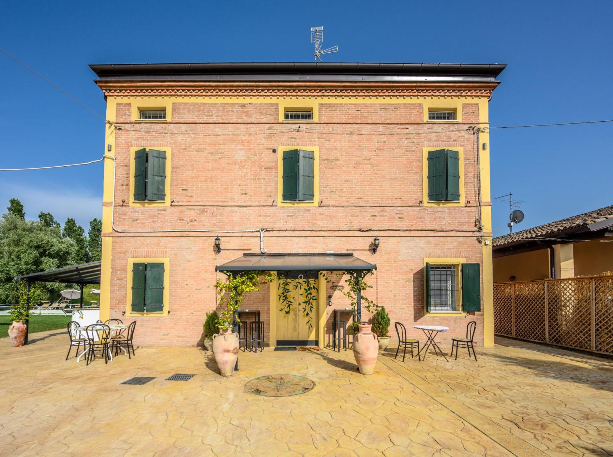 Bed and Breakfast La Casa Di Valeria - Módena Exterior foto