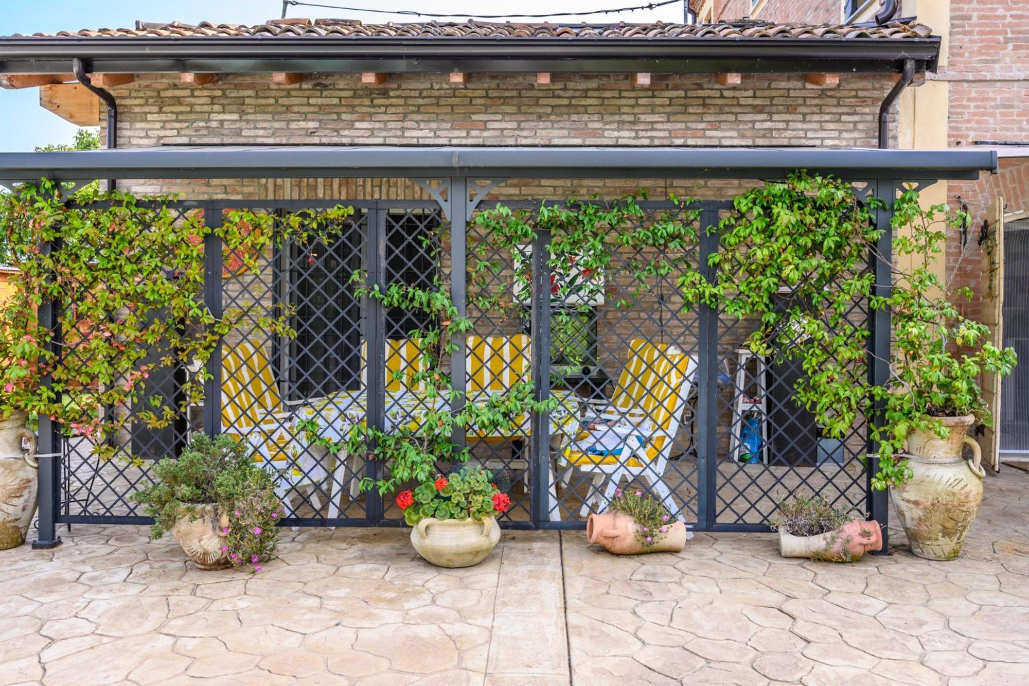 Bed and Breakfast La Casa Di Valeria - Módena Exterior foto
